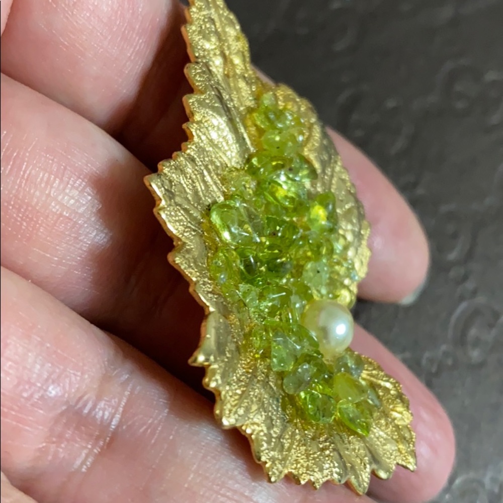 24k Gold Dipped Leaf Peridot Brooch - image 2